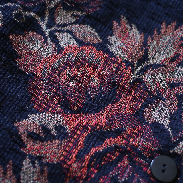 dark flower beautiful pattern over silhouette weaving jacket