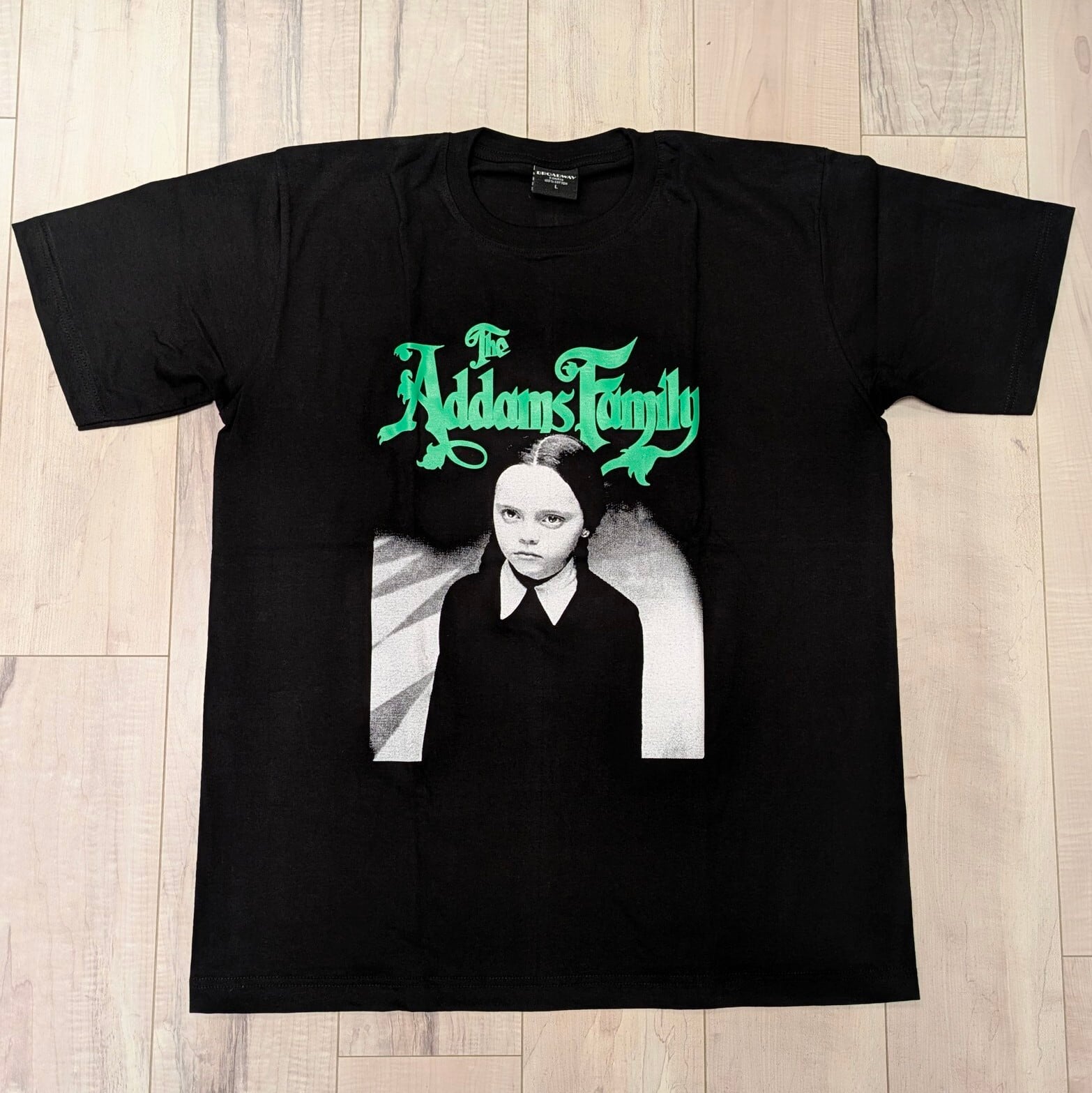 【 Wednesday( ウェンズデー )】『アダムス・ファミリー』(The Addams Family)映画Tシャツ / Tシャツ〚アメリカン雑貨 アメトイ〛