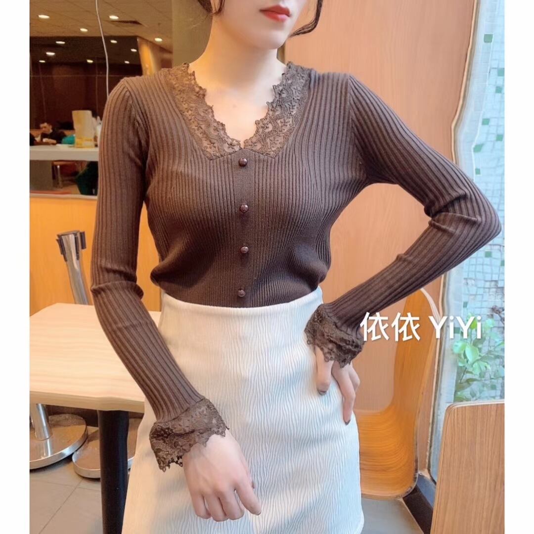 パールボタンレース切り替えニット　AJ111-993