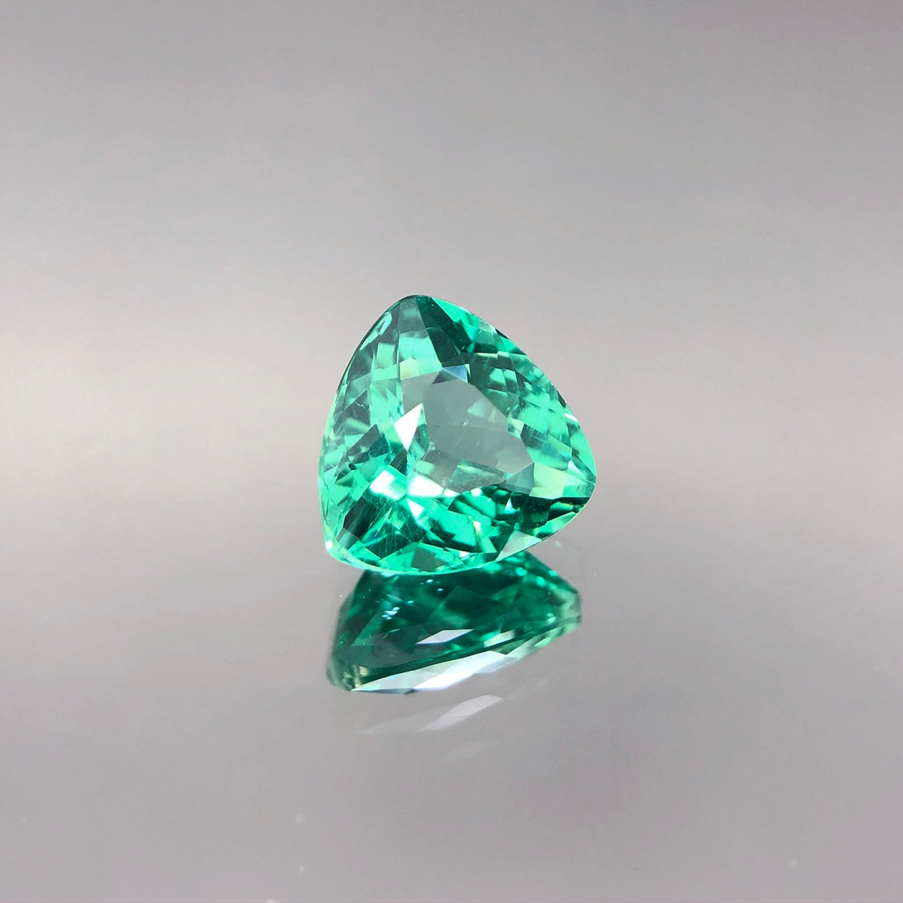 アパタイト 2.484ct ソーティング付き ルース 天然石