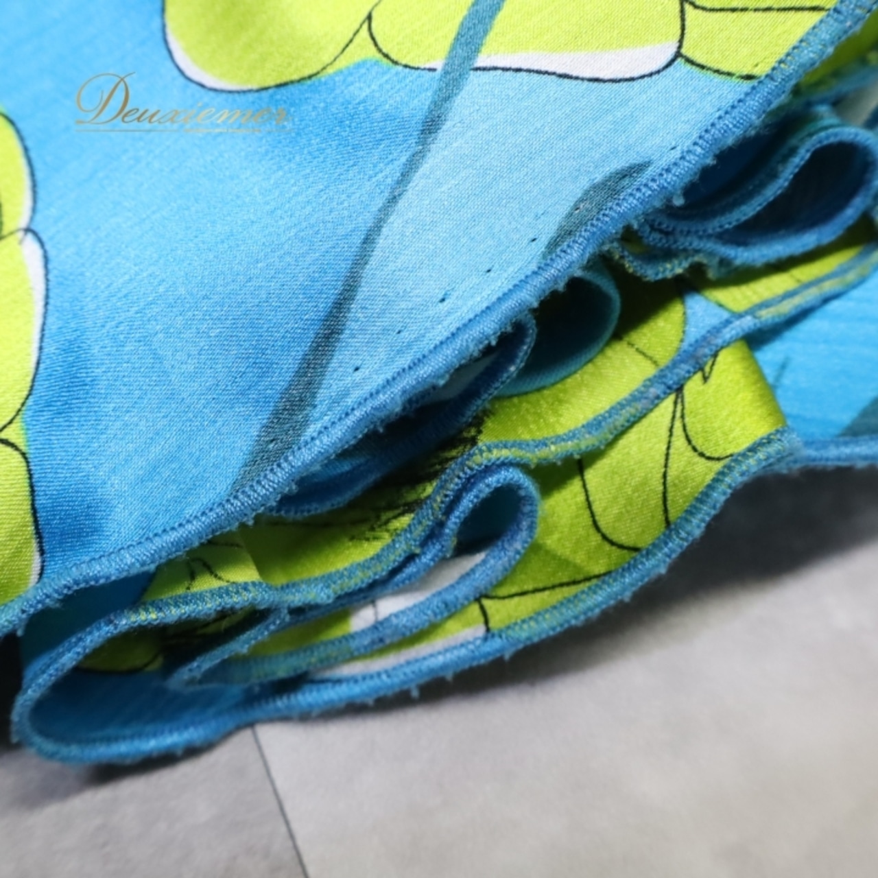 フラメンコ 衣装 ワンピース ドレス 花柄 光沢 ボランテ フリル 花柄 黄緑 S.D.ELVIRA ブルー系 グリーン系 フラメンコドレス 華やかエレガント おしゃれな花柄 パーティー用 多彩 大人向け 高級感 ステージ衣装 フリルデザイン