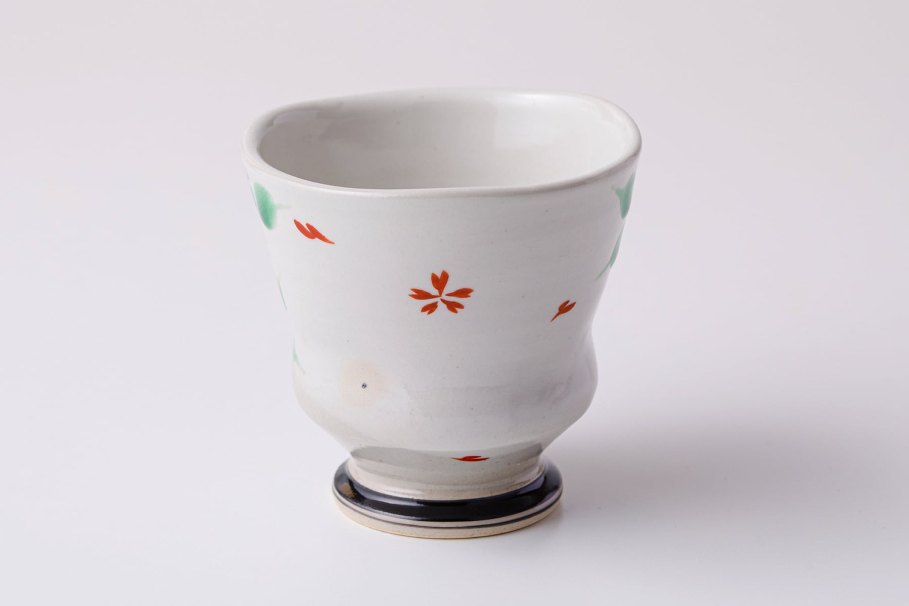 湯呑ペコ 桜の宴ブルー | 虚空蔵窯｜石川県能美市の九谷焼の窯元