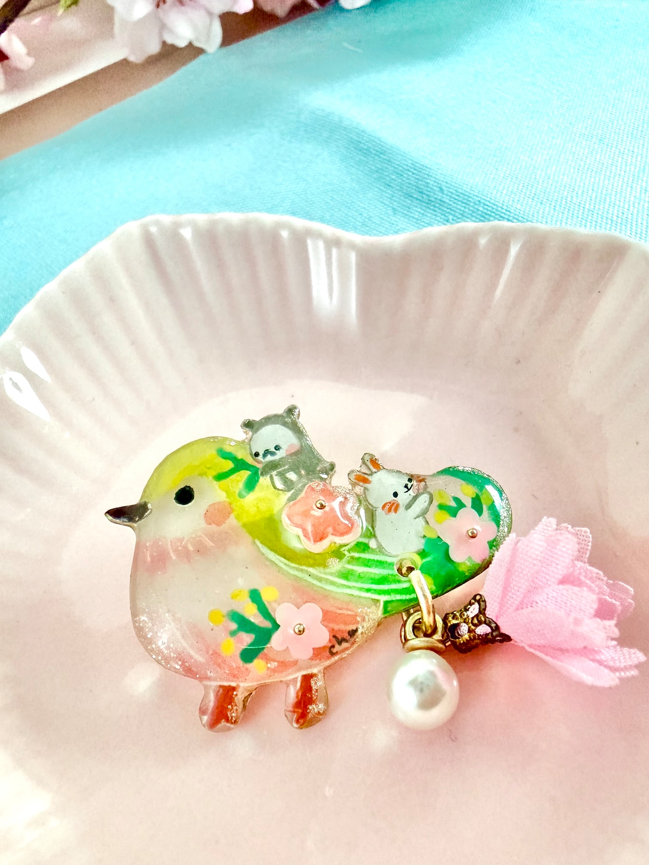 ブローチ『春告げの鳥さんと遊ぶだる☆』