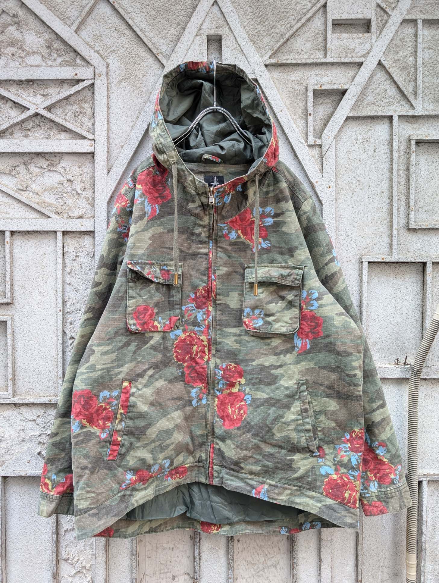 "ROSE & CAMOUFLAGE" zip jacket