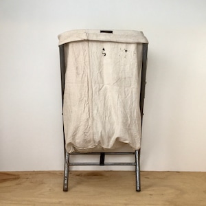 Vintage Folding Laundry Hamper（PUEBCO）｜ランドリーバスケット