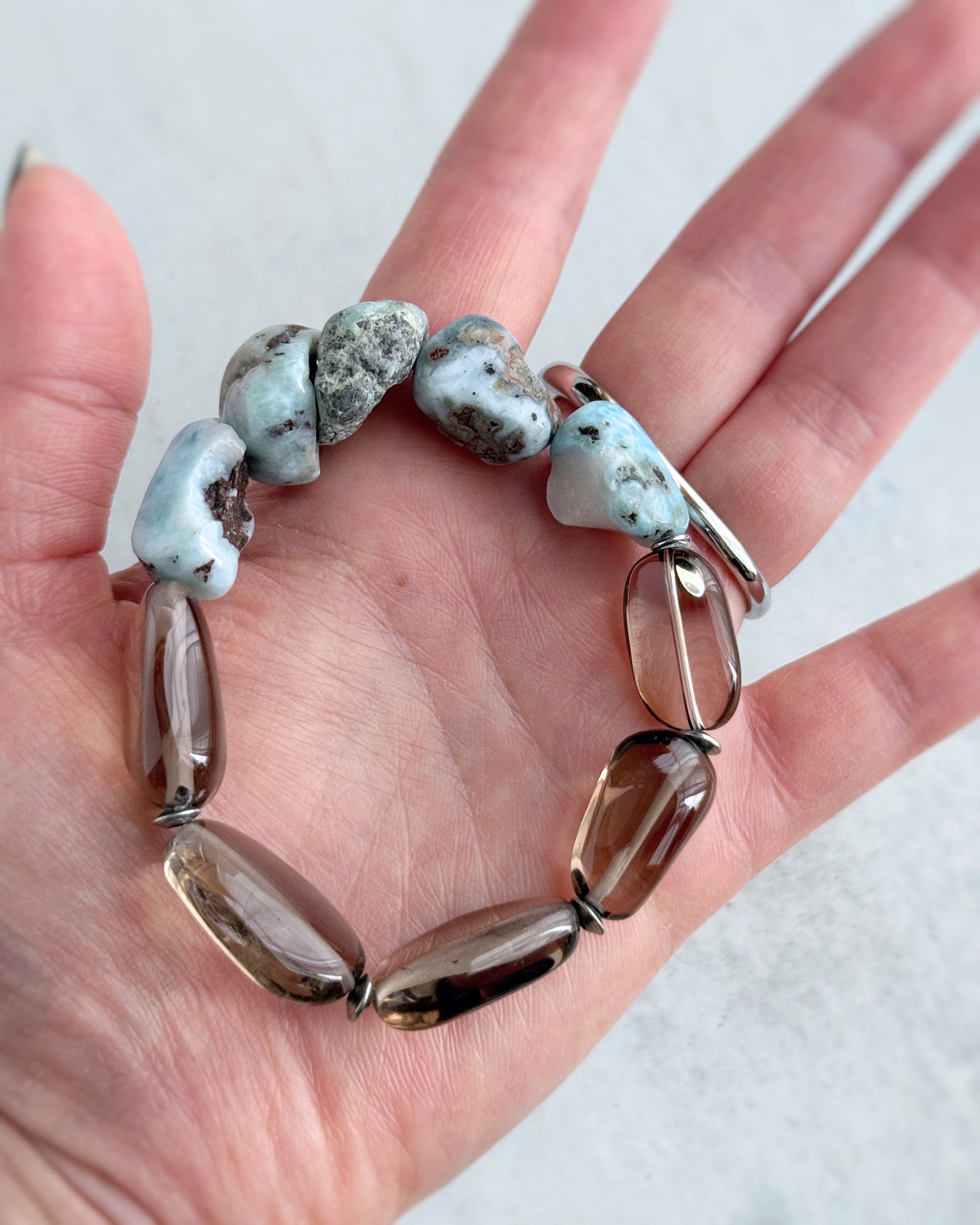 bicolor bracelet(ラリマー×スモーキークォーツ)