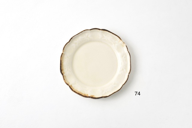 花形リムレリーフ皿６寸（B＋）74、75
