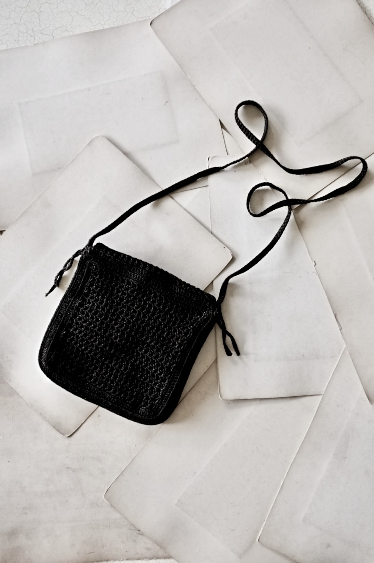 フランス 黒花たちと麻とシルクの闇夜色ポシェット アイリッシュクロッシェ アンティーク