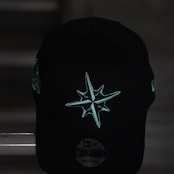 【gifthat別注】NEW ERA 940/9FORTY シアトル・マリナーズBLACK SEAGLASS