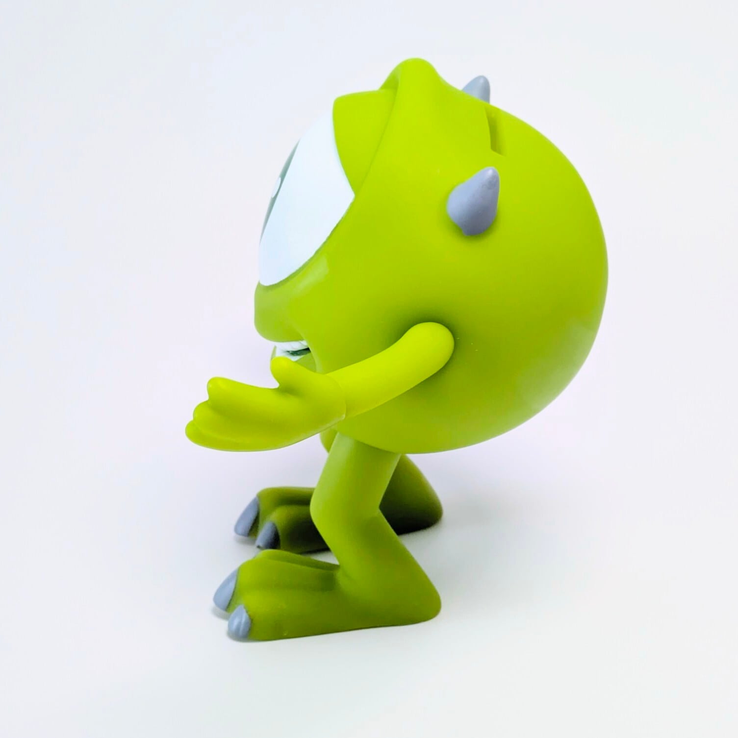 【 Monsters, Inc.（ モンスターズ・インク ）】『 Mike Wazowski / マイク 』 ソフビバンク/ 貯金箱 / コインバンク〚アメリカン雑貨 アメトイ〛