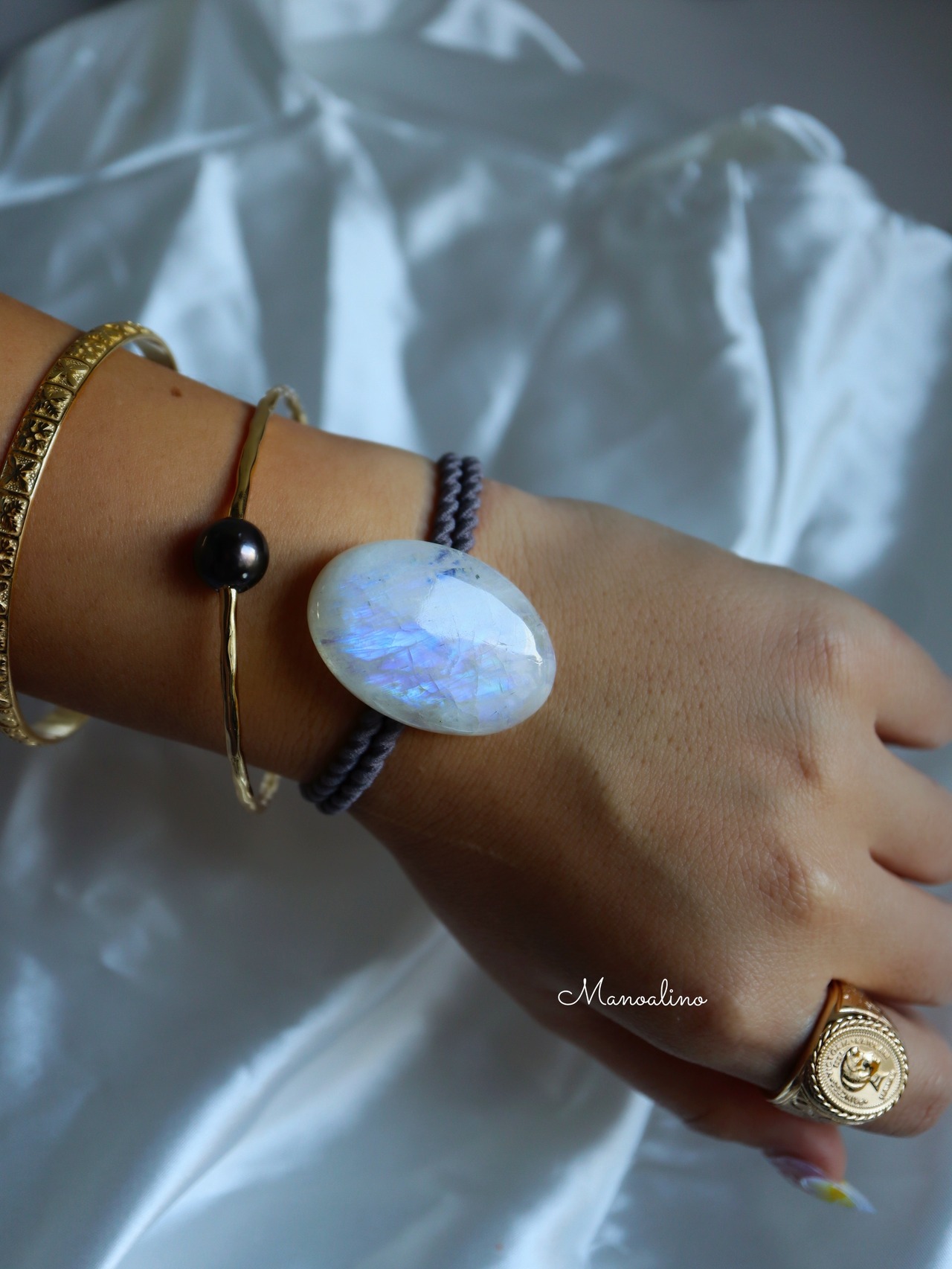 ”ランクなし”Oval Rainbow moon stone hair accessory(オーバルレインボームーンストーンヘアゴム)