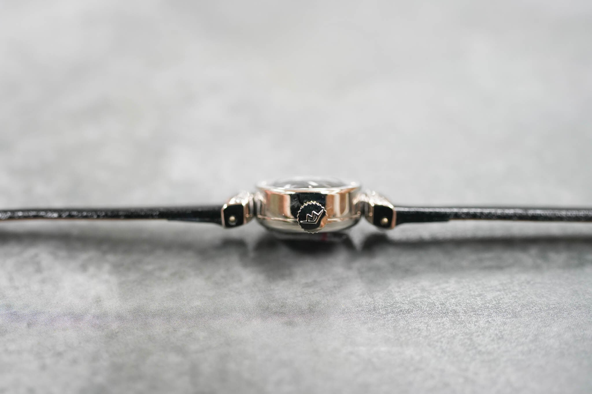 MOBADO　CHRONOMETRE　手巻き MOVADO（モバード）/ レディースカットガラス/手巻き式