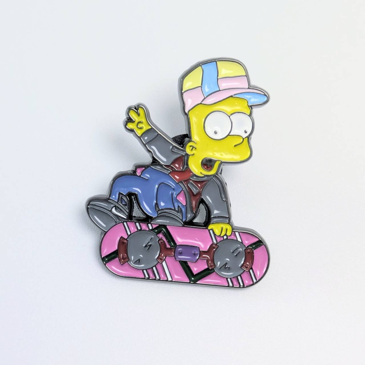送料無料！ ★ピンズ PINS★ピンバッジ 【The Simpsons（ザ シンプソンズ）】バートシンプソン / スケボー〚アメリカン雑貨 アメトイ〛