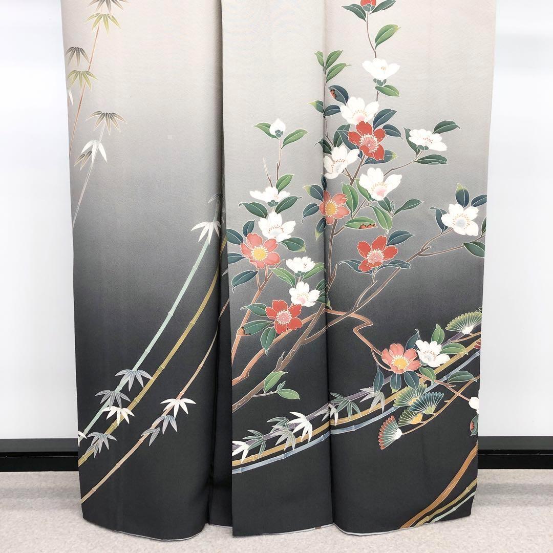 訪問着 作家物友禅 上品な花模様 椿 松 竹 灰白色 トールサイズ 訪問着 作家物友禅 上品な花模様 椿 松 竹 灰白色 トールサイズ