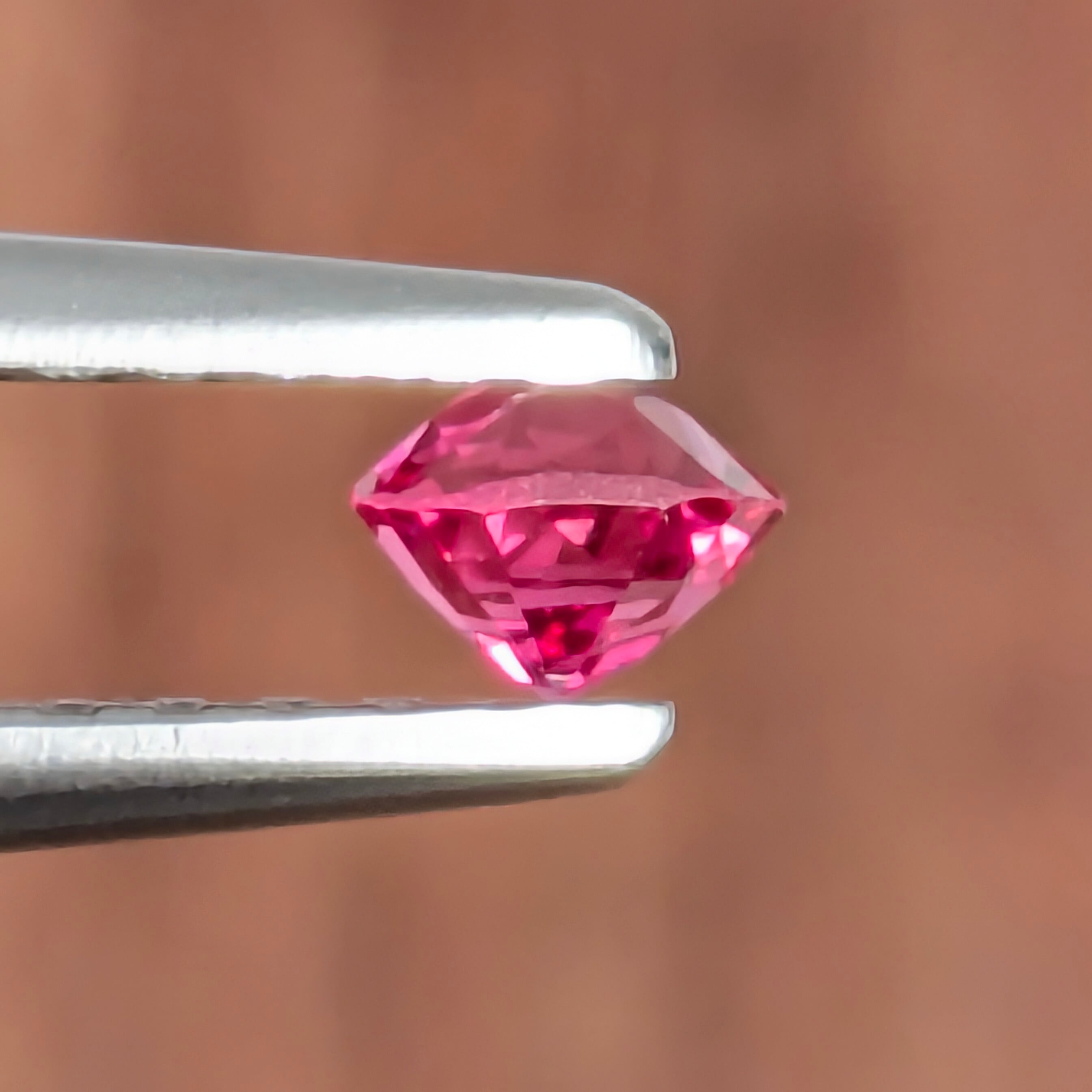 ピンクスピネルルース ミャンマー・モゴック産 【0.19ct】 PRO208146