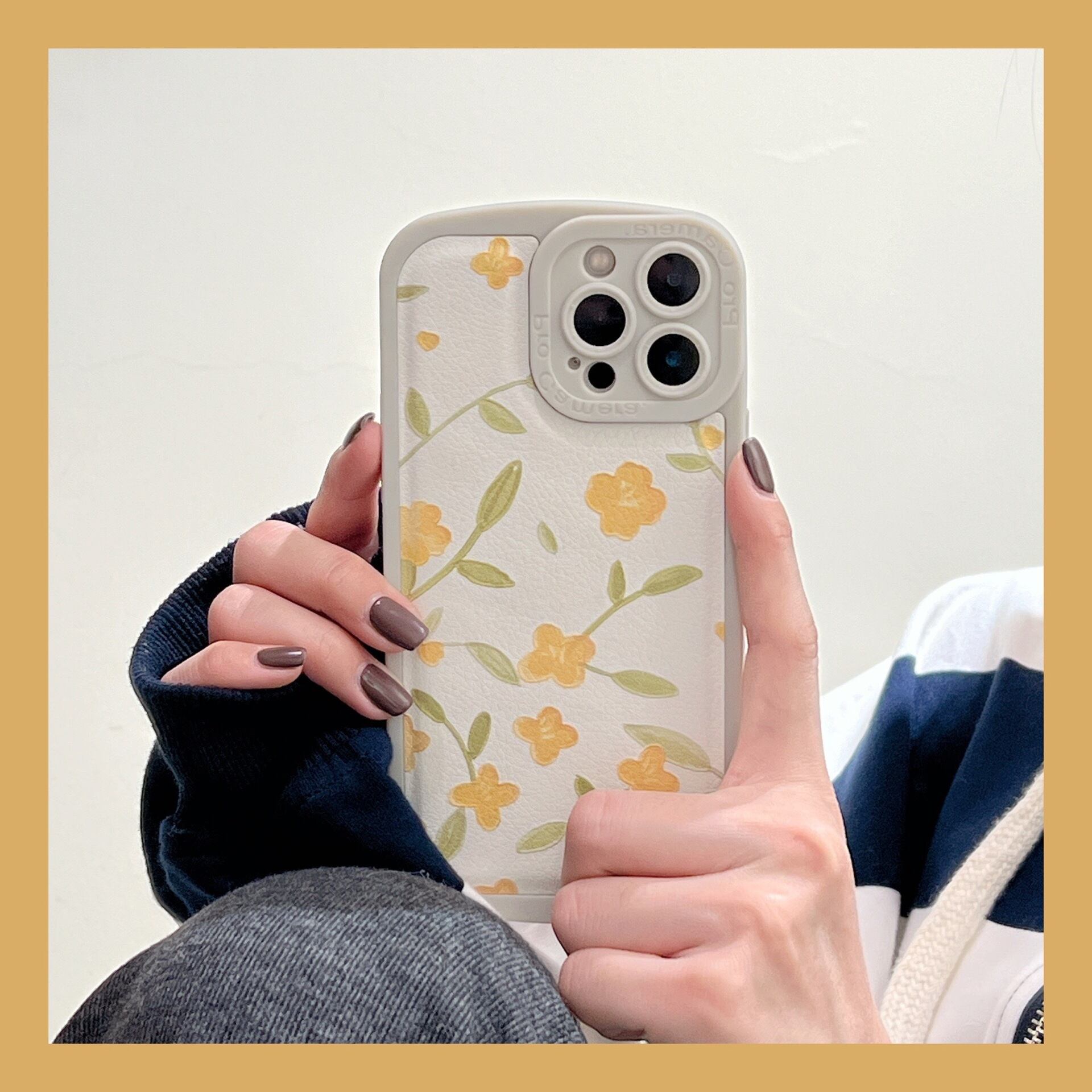 レトロ感が大人可愛い❤︎イエローフラワー スマホケース ND-14440