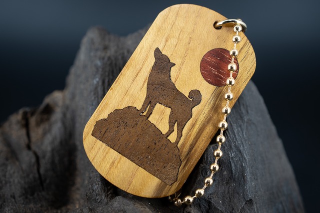 【黄金の木】 御蔵島 金桑 ドッグタグ 象嵌 日の出の丘