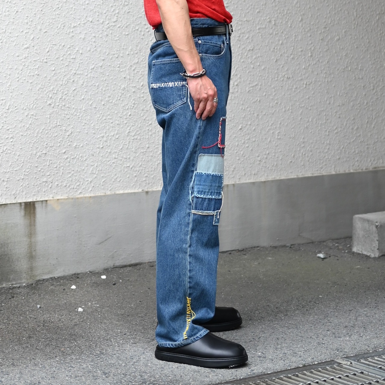 クオンサシコギャルズスウェット、デニムパンツ新作コーディネート