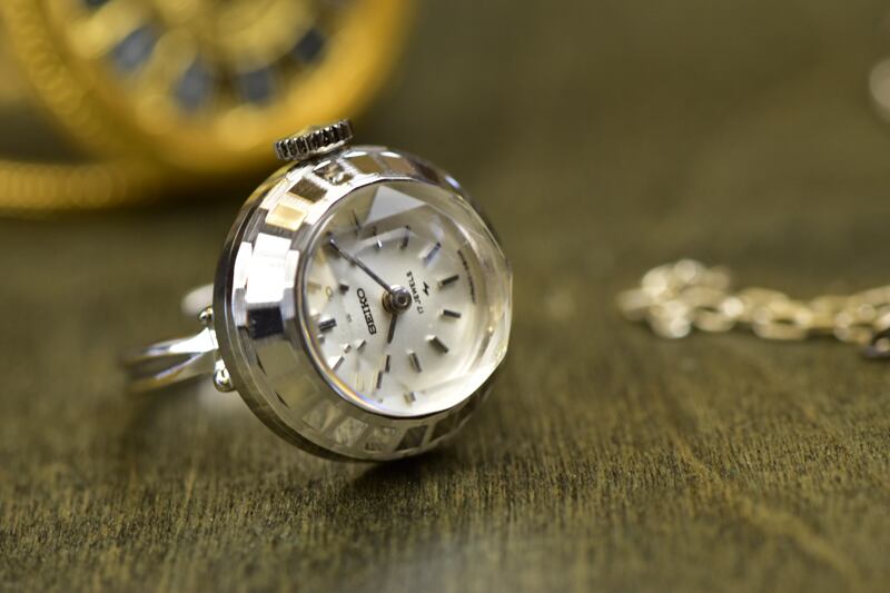 ビンテージ時計】1976年8月製造 セイコー指輪時計 日本製 当時の定番