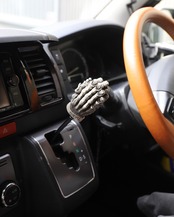 PRAY OR NOT SHIFTKNOB - ブラック/200系ハイエース(AT)用シフトノブ(M8-1.25)