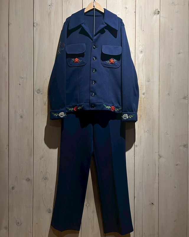 【a.k.a.C.a.k.a vintage】70's Beautiful Flower Embroidery Vintage Setup