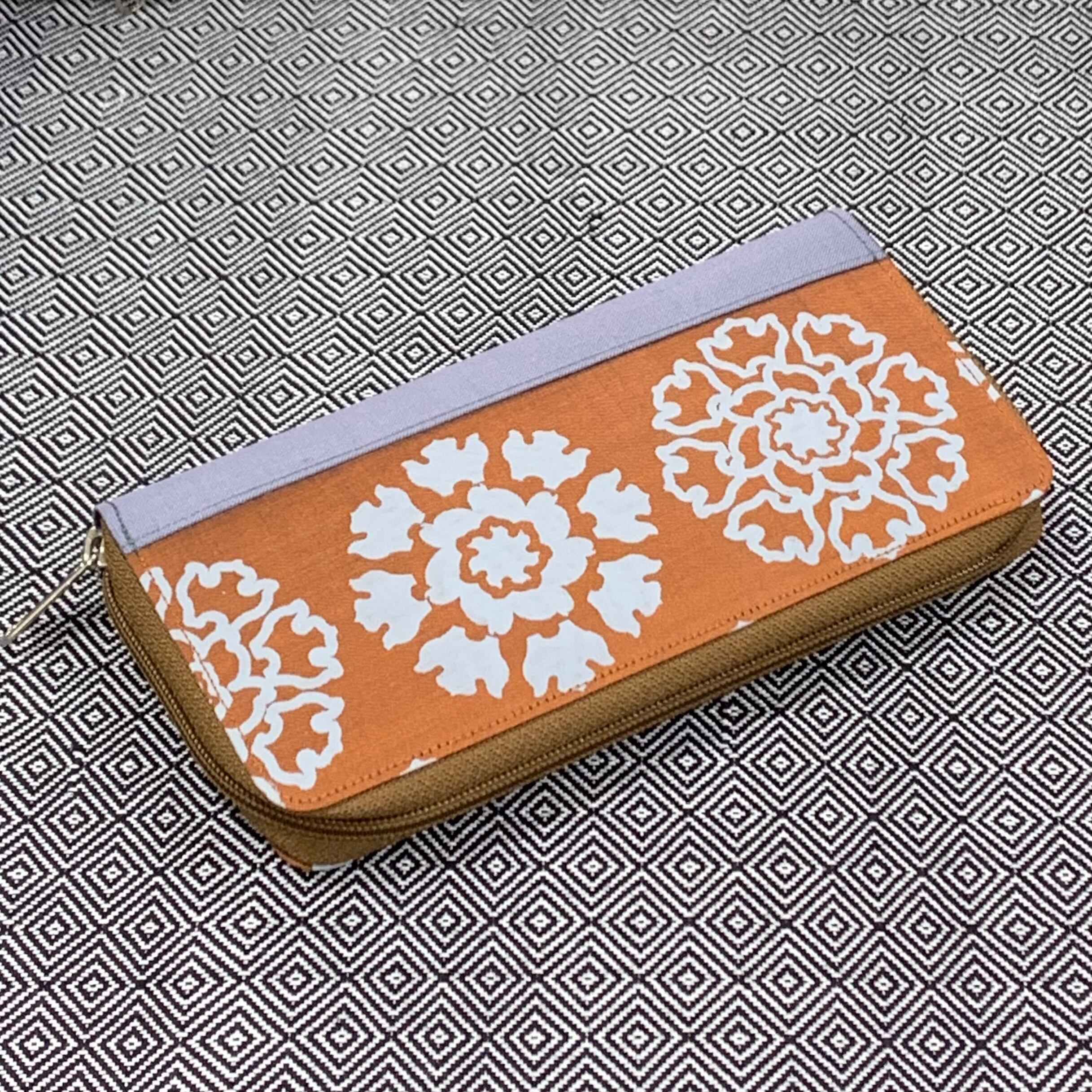 【完売】シルク財布 軽量財布 ブラウン プレゼント シルク財布 クリスマス 軽い財布 敬老の日 シルク財布 APSARA WALLET カンボジアシルク