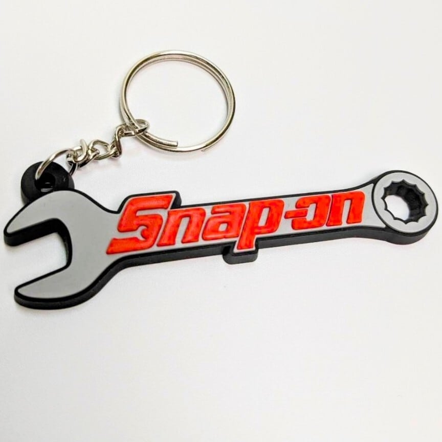送料無料！ ★ラバーキーホルダー★ 〘1824〙【snap-on （スナップオン）】 ツール 企業系〚アメリカン雑貨 アメトイ〛