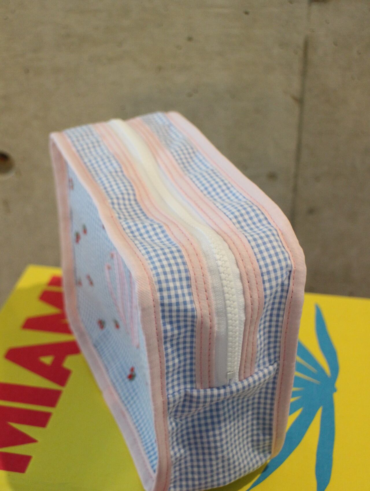 Pouch Medium Cherry/Blue | J.N.Hearts