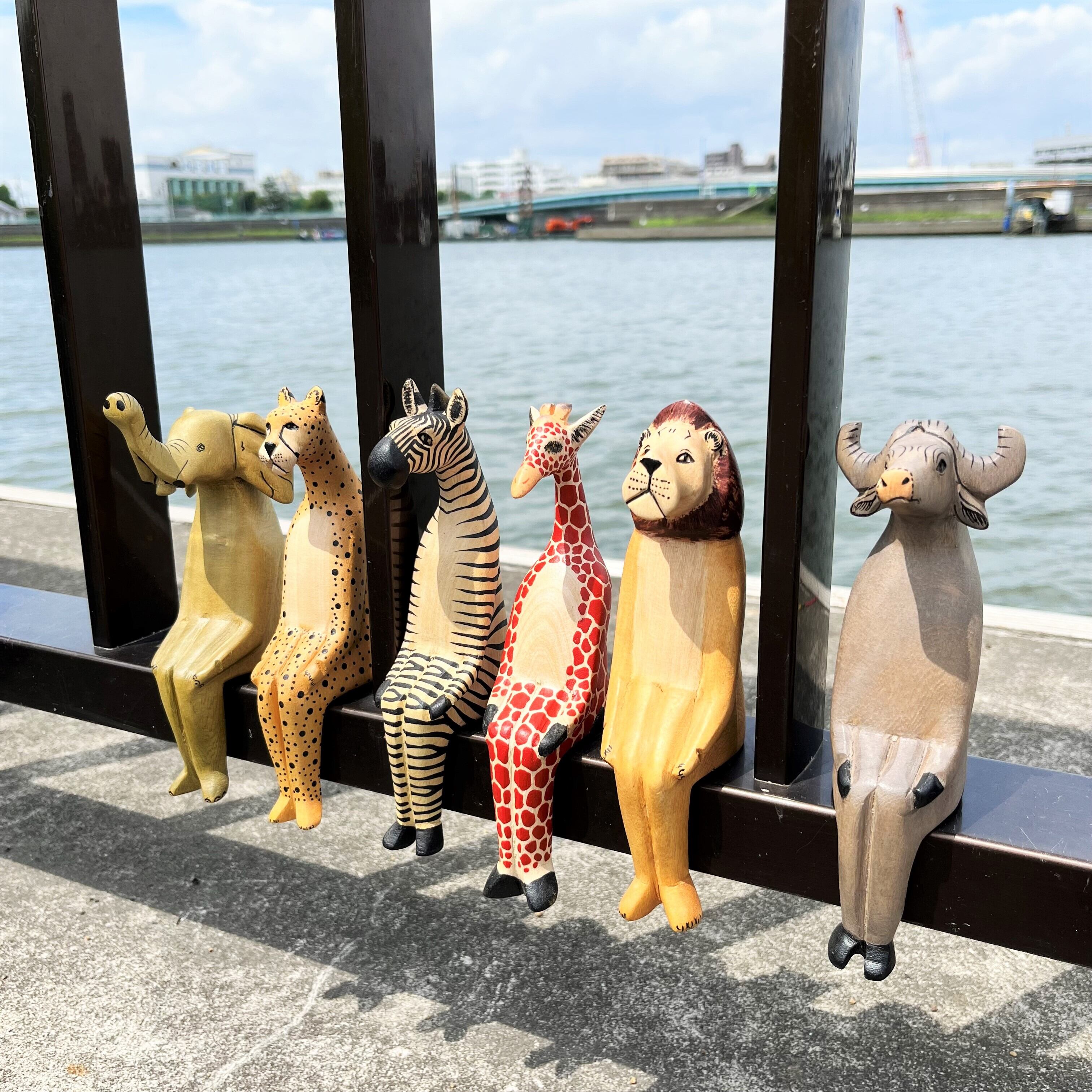 ケニアの木彫り動物／メル動物 すわり（キリン） | Pay ID