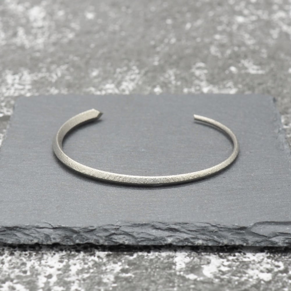 バングル、ブレスレット | Arikata － チタンを使った色鮮やかな