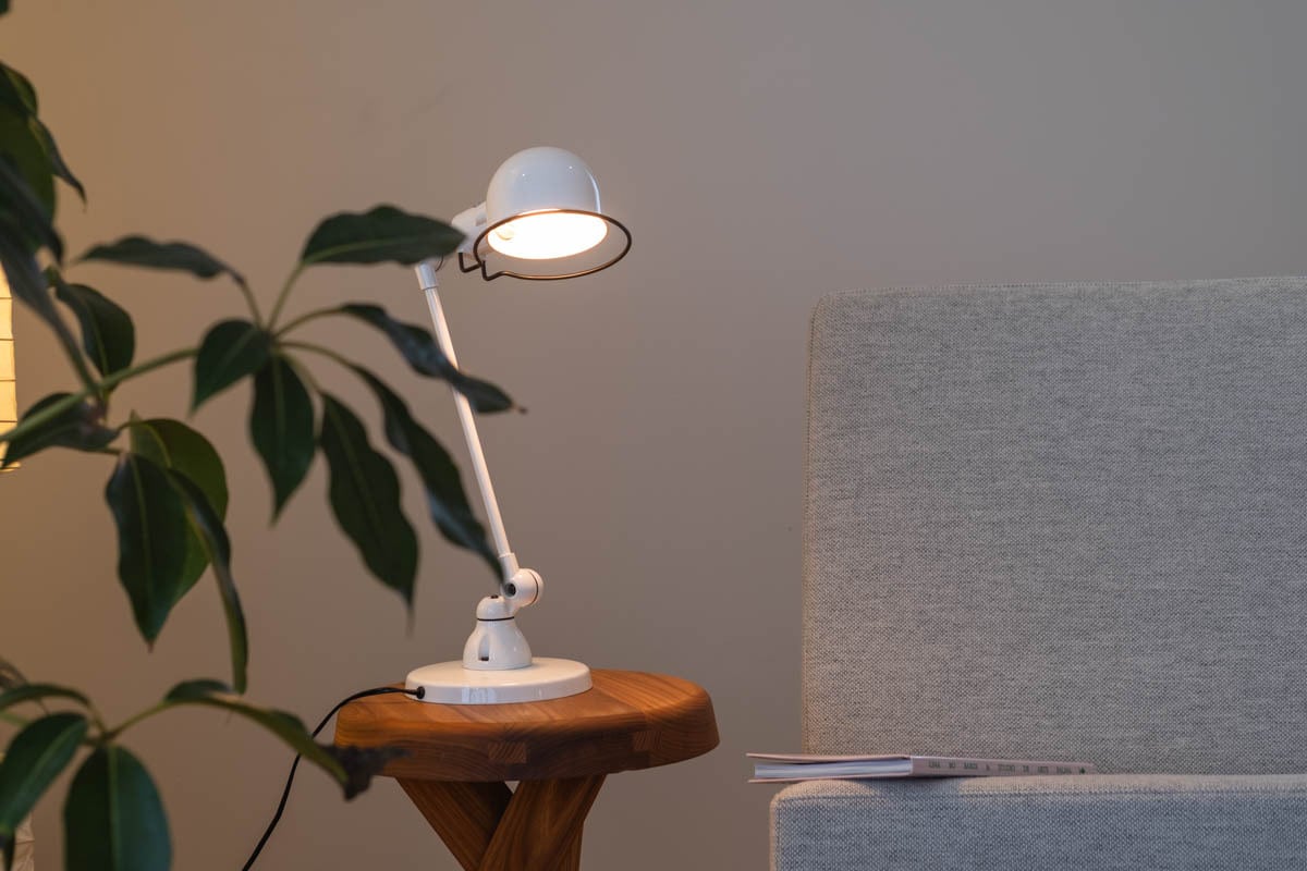JIELDE/ 303 SIGNAL DESK LAMP_WHITE | KUHONJI GENERAL STORE JIELDE/ 303 SIGNAL DESK LAMP_WHITE | KUHONJI GENERAL STORE