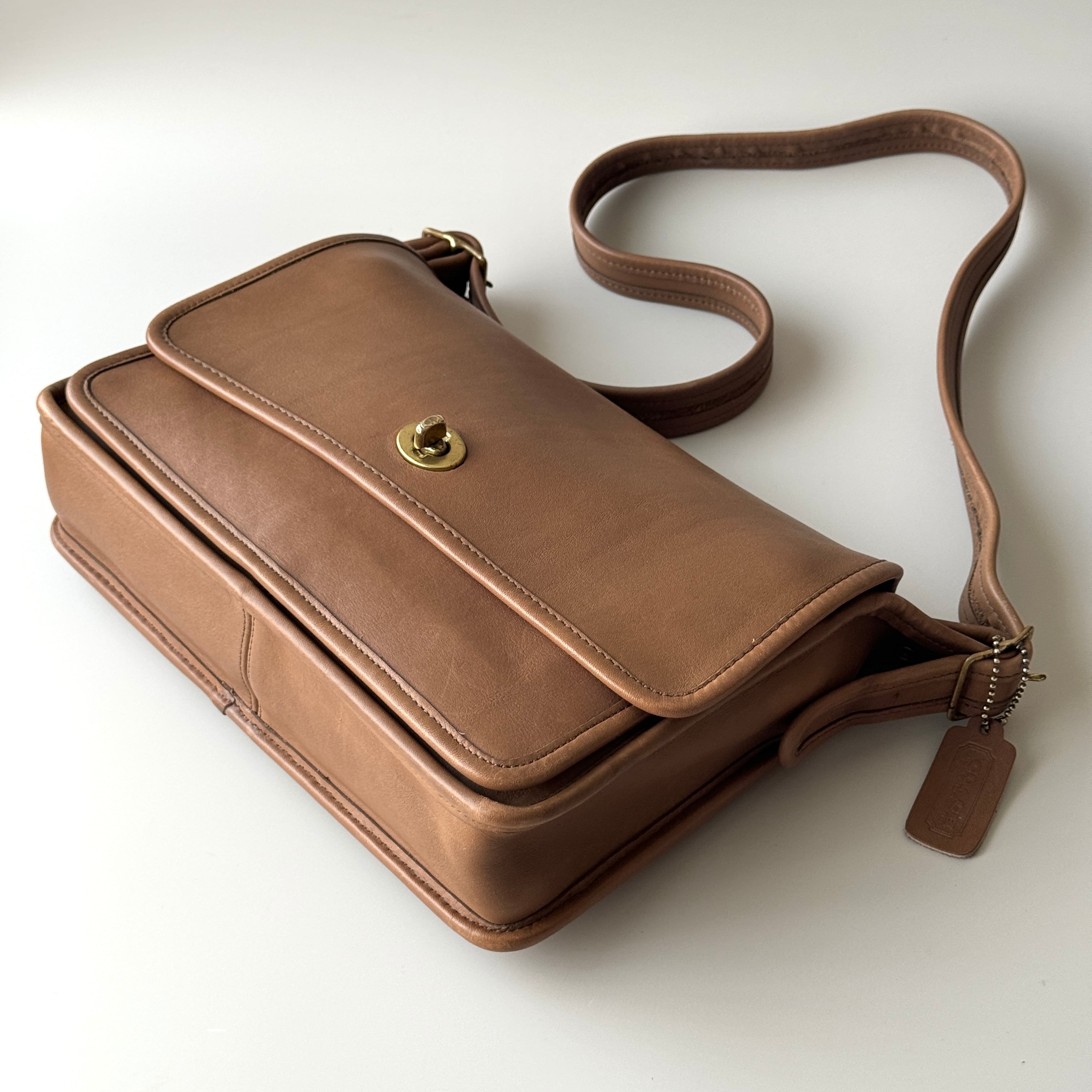 Vintage Coach 9875 Pocket Bag USA | ONE VINTAGE