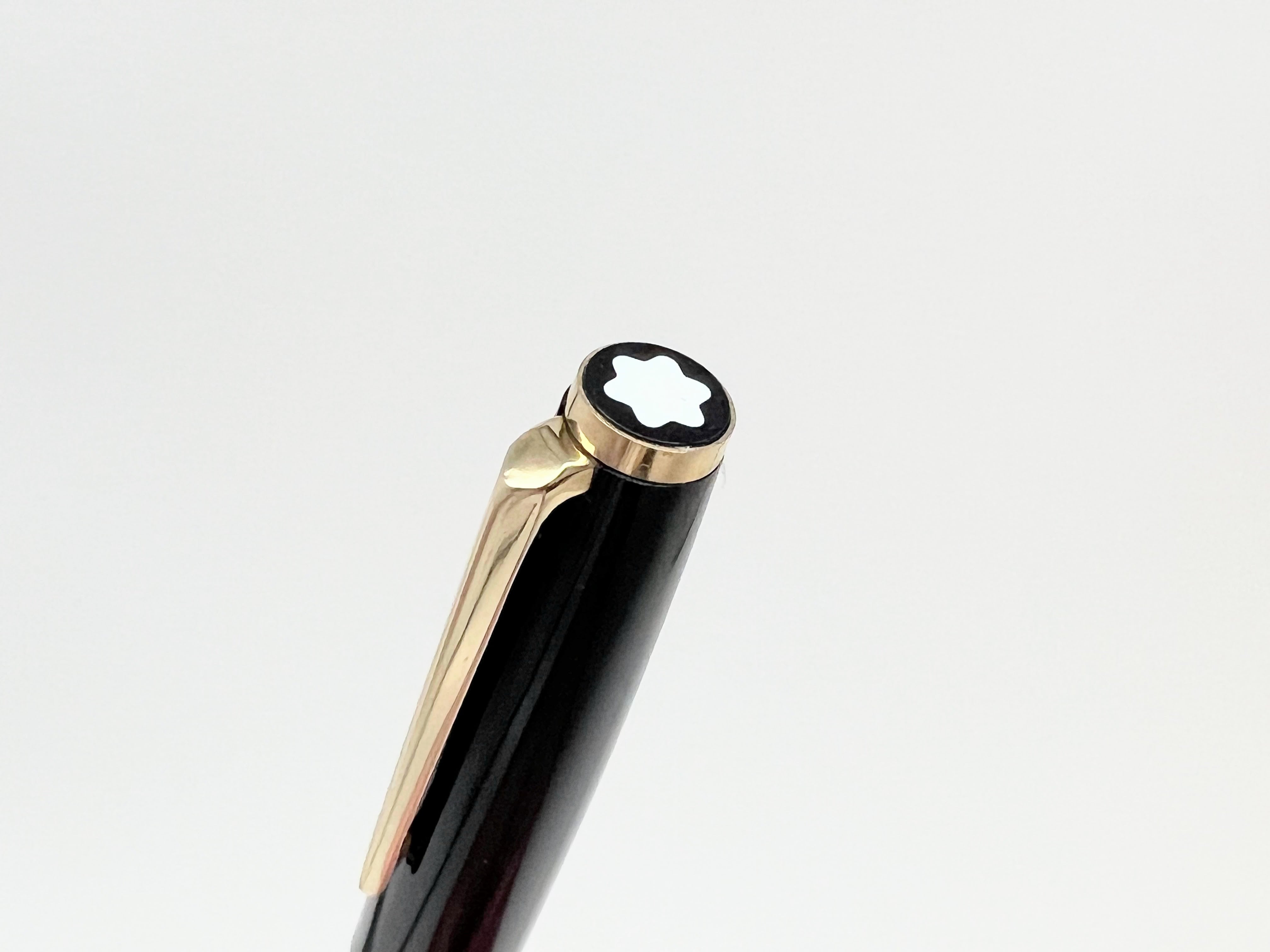 訳あり 未使用品 MONTBLANC 万年筆CLASSIC 14K '80s 箱 70s モンブラン 320 MONTBLANC 320 （中字） 14K 02939