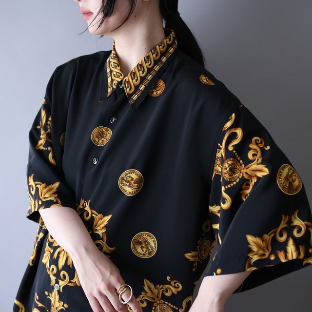 scarf motif elegant pattern over silhouette s/s shirt