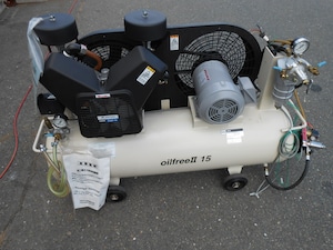 引き取り限定 岩手県 ANEST IWATA アネスト岩田 1.5kW オイルフリー レシプロコンプレッサー 50Hz専用 TFP15-8MX 200V 中古