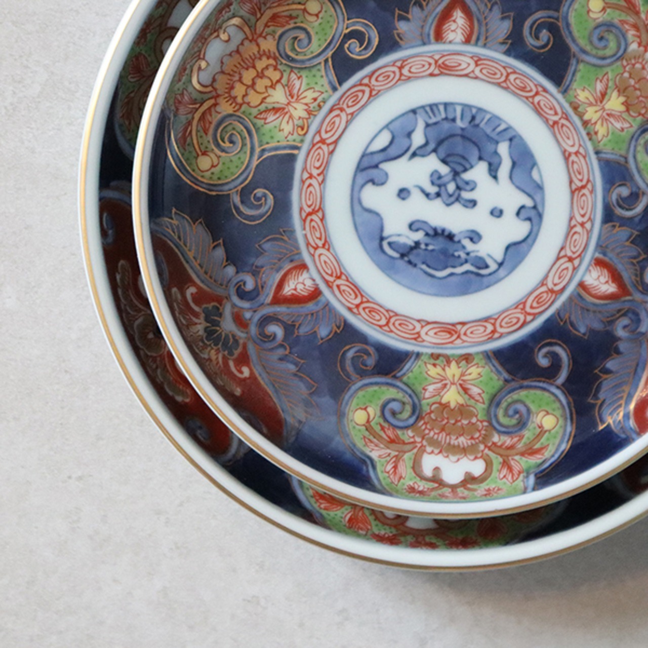 【送料無料】有田焼　古伊万里草花紋　5.5寸丸皿　33-175