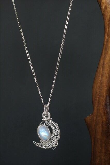 Rainbowmoonstone silver925 wirewrapping moon pendant