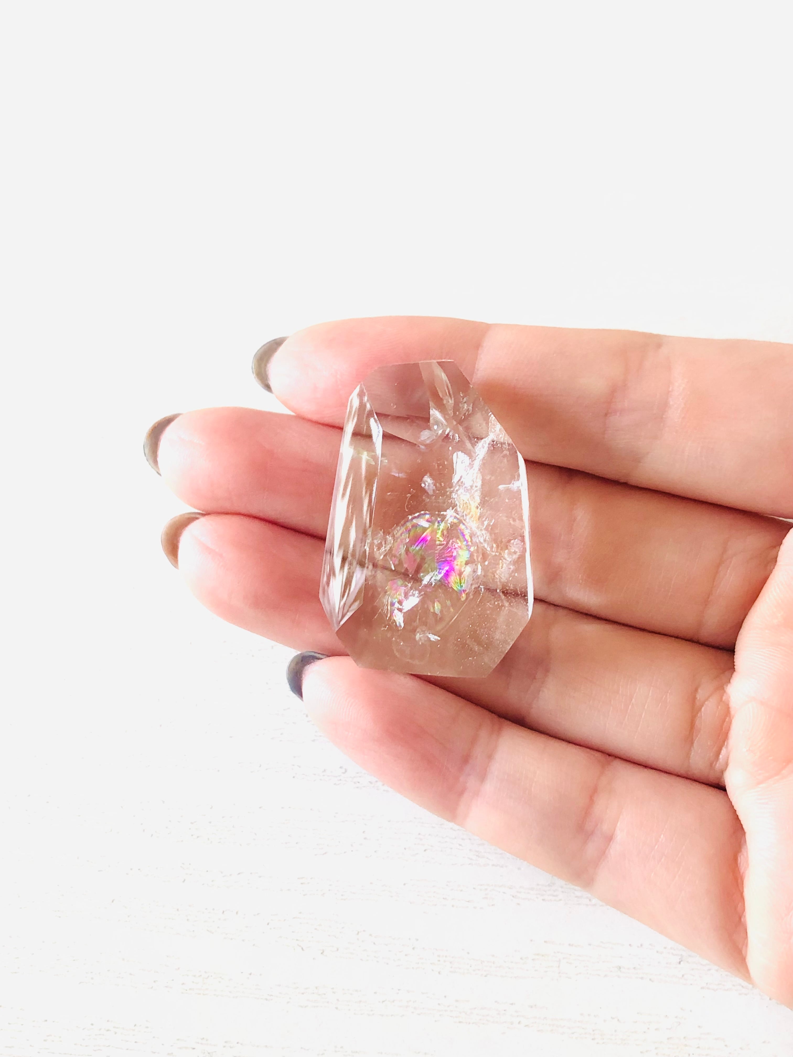 希望で未来を照らす石！アイリスクォーツタンブル（虹入り水晶）②