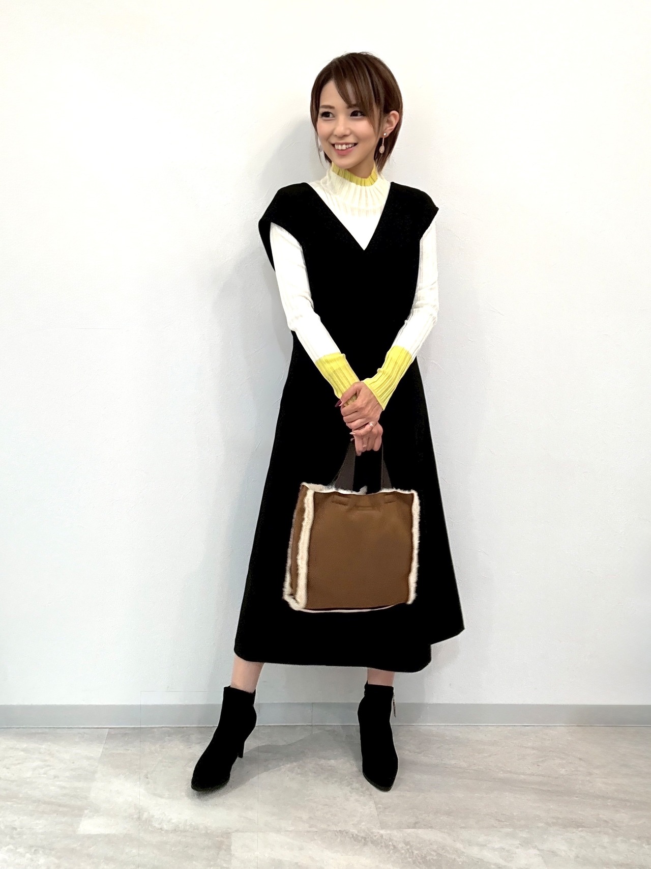 Vネックジャンパースカート