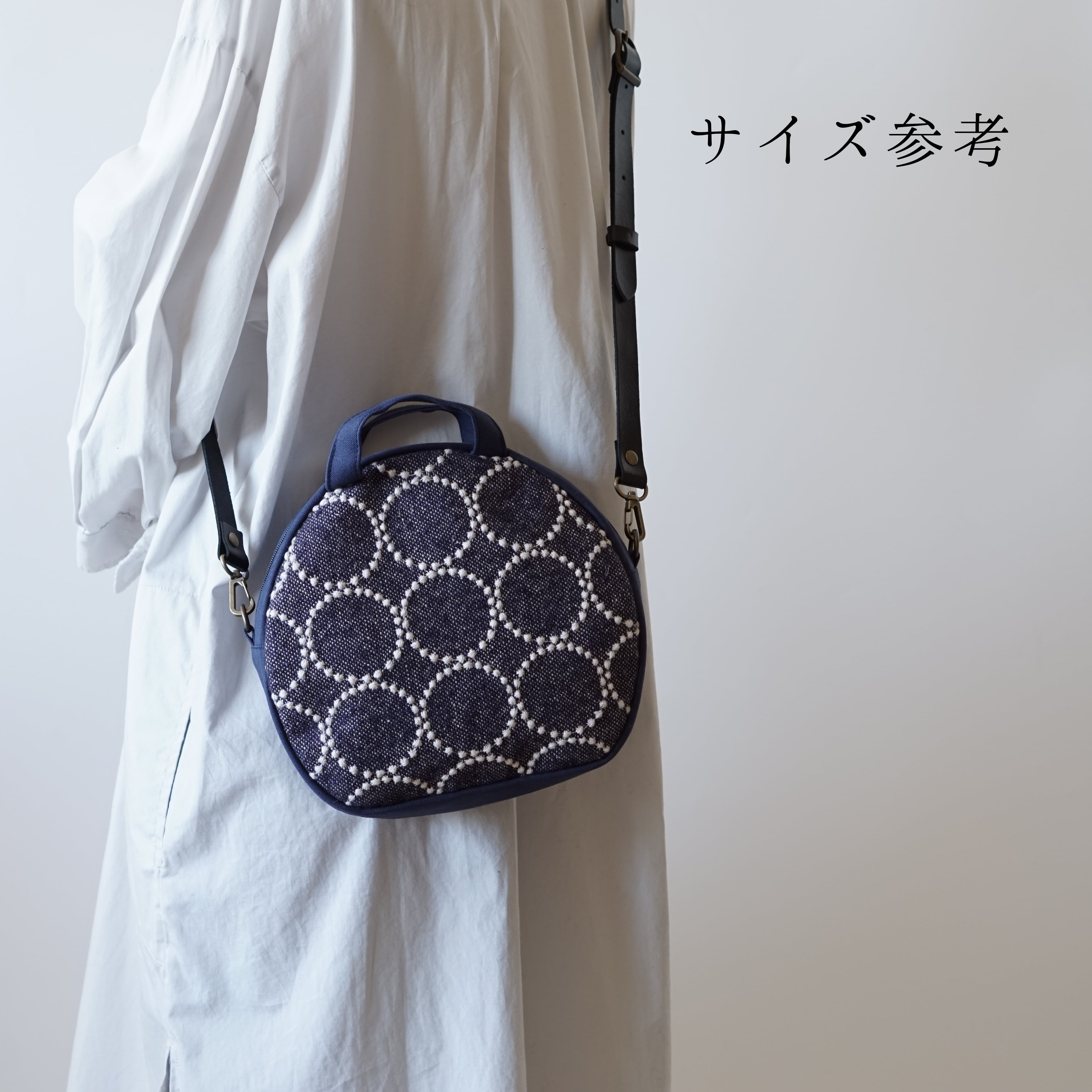 半月ポシェット celebrate light blue | Litta