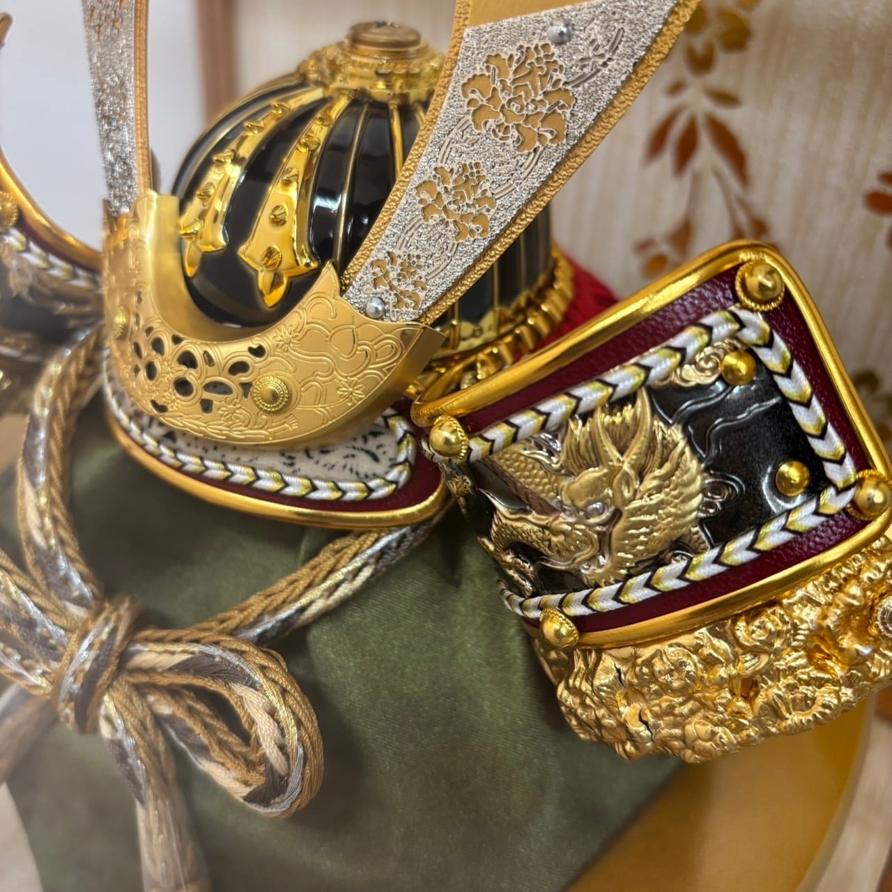 五月人形＜ケース飾り＞天平兜 | 【公式】人形のはなふさオンライン