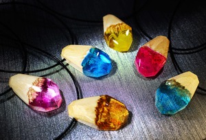 【送料無料】Wood drops/Pendant　～Resin Wood Jewelry～