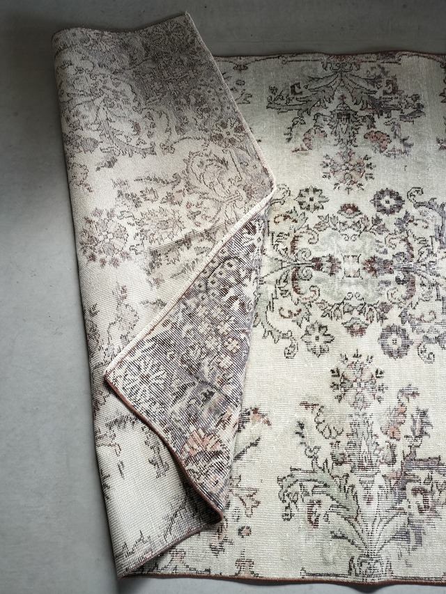 Turkish rug 275×146cm No.485
