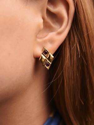 NINA RICCI / vintage rhomboid design earring.
