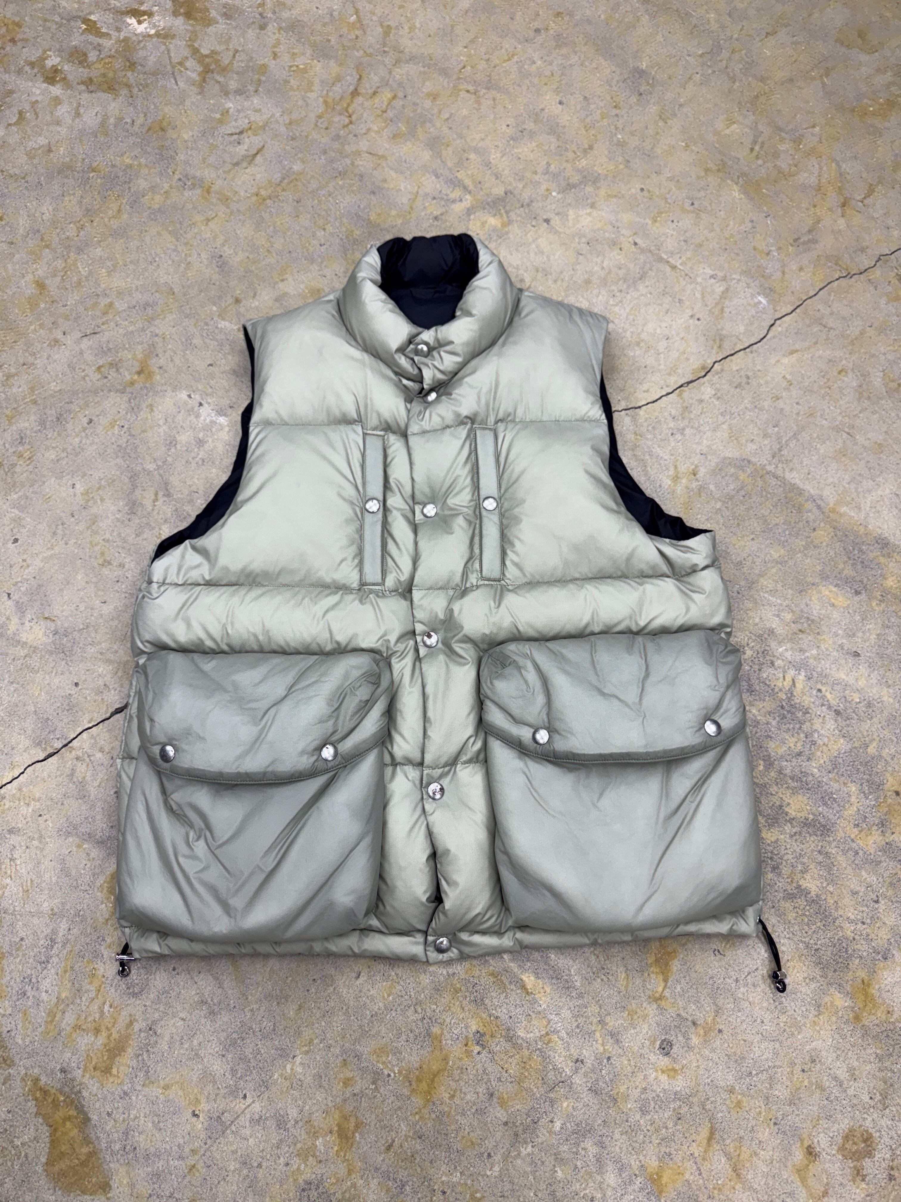 SUGARHILL | PUFFER REVERSIVLE VEST | SAGE×BLACK | HOWDAY