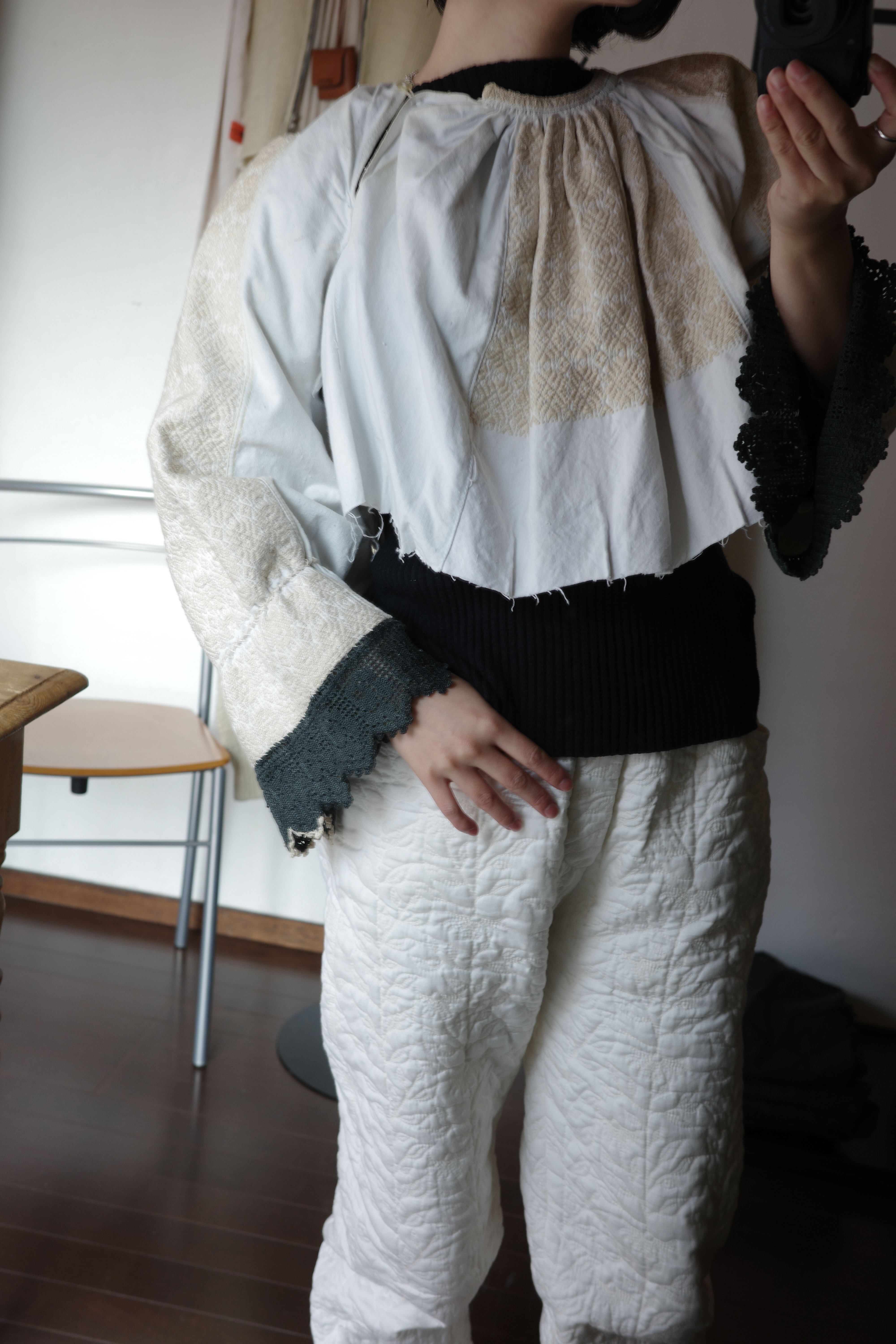 moderate vintage Rumania blouse