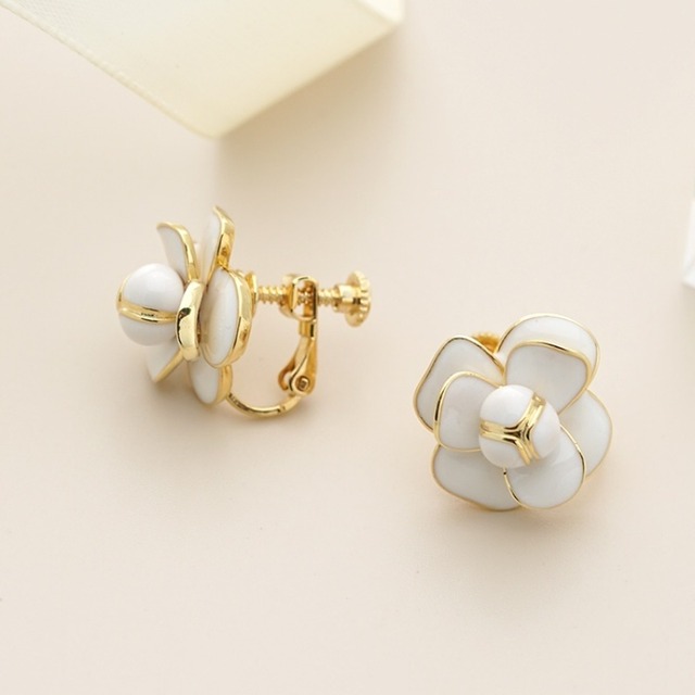 【再販】White camellia pierce & earring　M762