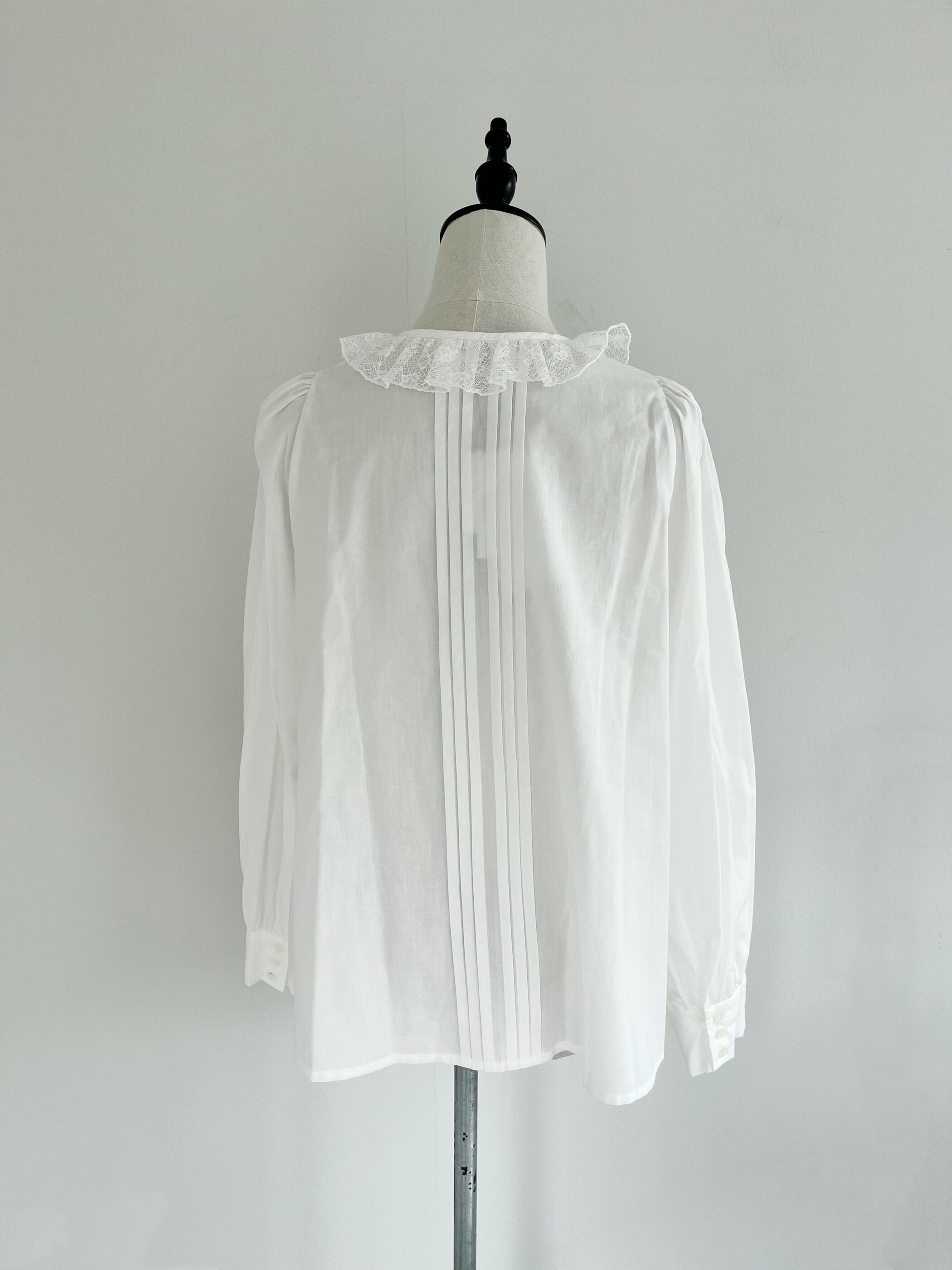 Bilitis dix-sept ans Lace Frill Collor Blouse | KOKO
