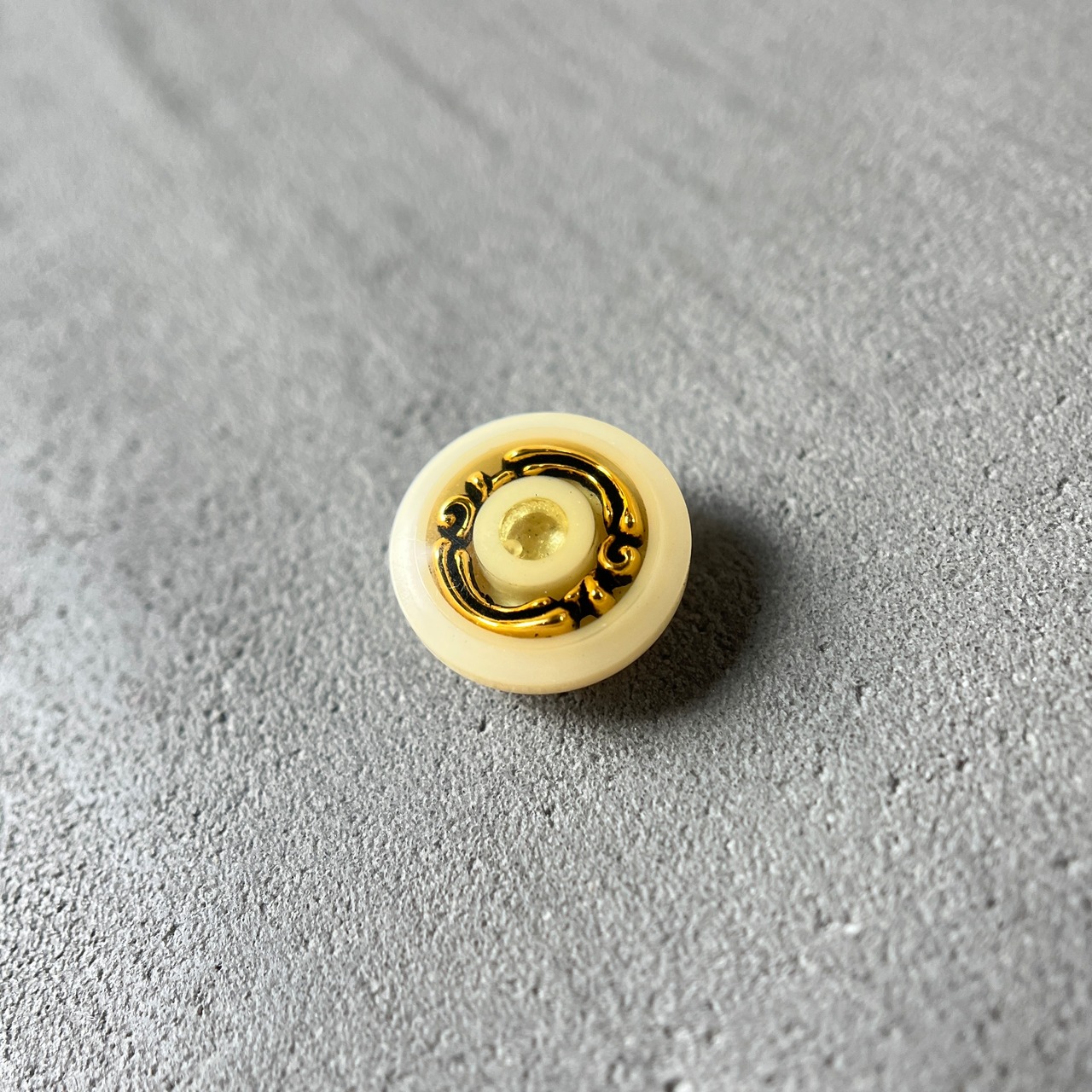 クリーム×ゴールドエンブレム 15mm・画像2