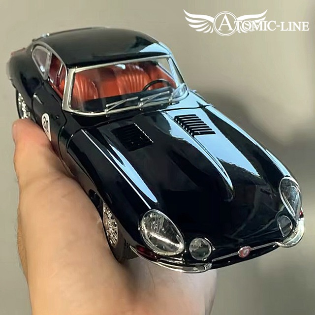 ジャガー E-TYPE ミニカー 1/24 全4色 ライト点灯 エンジンサウンド 合金モデル 模型 ジオラマ